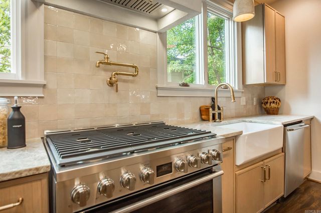 225 Ridgeway Drive, Little Rock, AR 72205