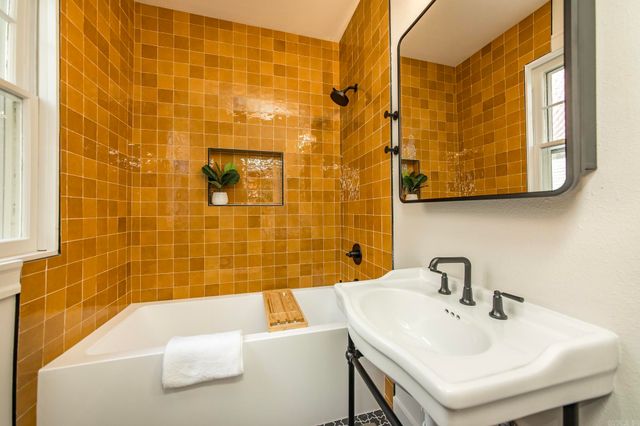 225 Ridgeway Drive, Little Rock, AR 72205