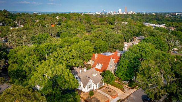 225 Ridgeway Drive, Little Rock, AR 72205