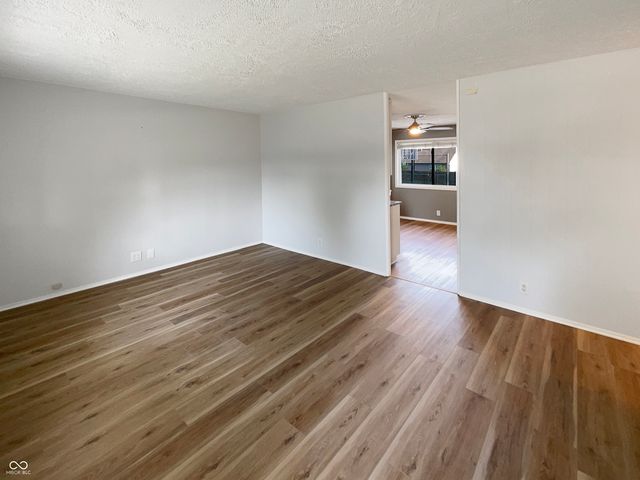 17 Crestview Drive, Greenwood, IN 46143