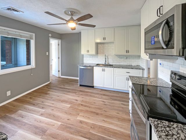 17 Crestview Drive, Greenwood, IN 46143