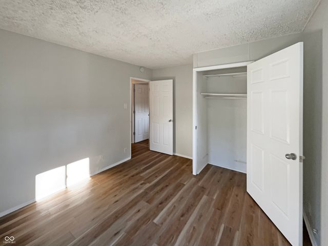 17 Crestview Drive, Greenwood, IN 46143