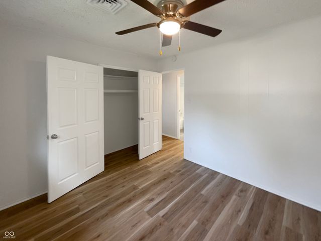 17 Crestview Drive, Greenwood, IN 46143