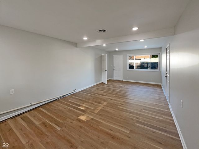 17 Crestview Drive, Greenwood, IN 46143