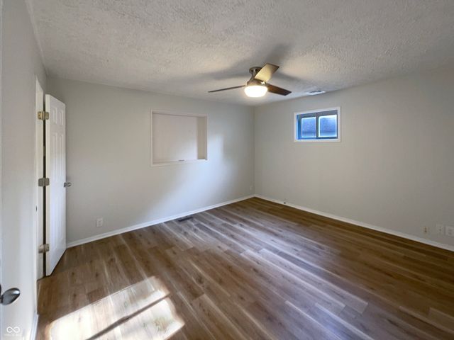 17 Crestview Drive, Greenwood, IN 46143