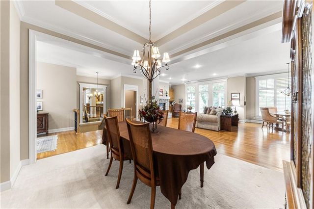 5614 W 131st Terrace, Leawood, KS 66209