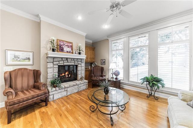 5614 W 131st Terrace, Leawood, KS 66209