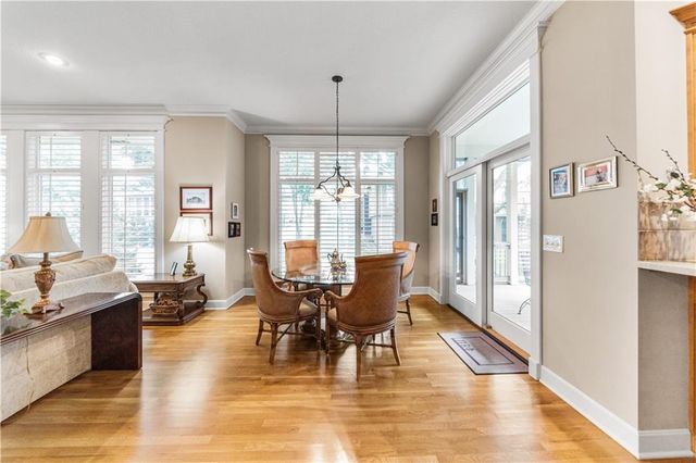 5614 W 131st Terrace, Leawood, KS 66209