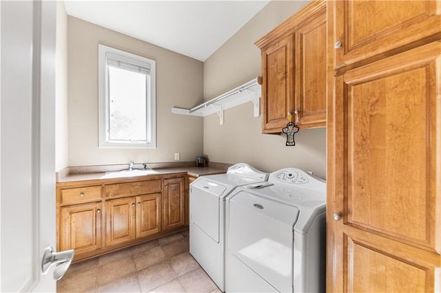 5614 W 131st Terrace, Leawood, KS 66209
