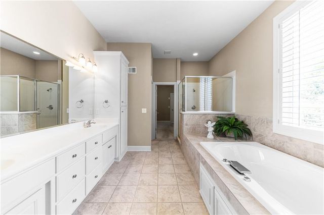 5614 W 131st Terrace, Leawood, KS 66209