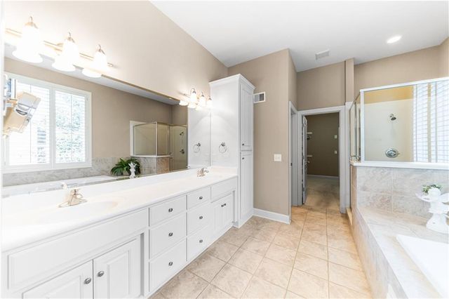 5614 W 131st Terrace, Leawood, KS 66209