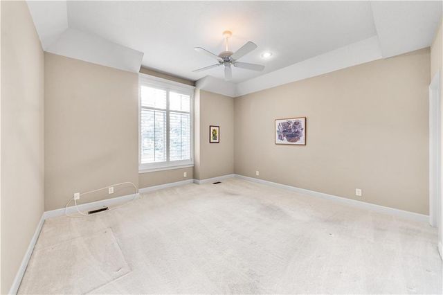 5614 W 131st Terrace, Leawood, KS 66209