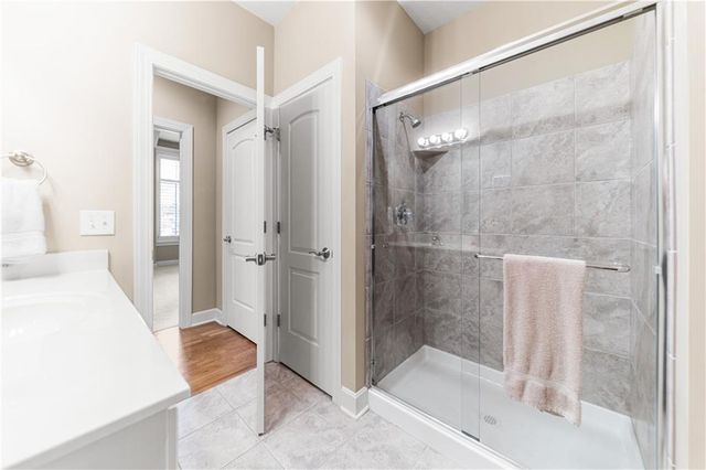 5614 W 131st Terrace, Leawood, KS 66209