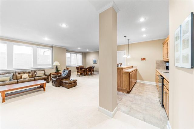 5614 W 131st Terrace, Leawood, KS 66209
