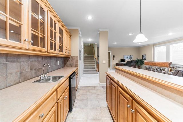 5614 W 131st Terrace, Leawood, KS 66209