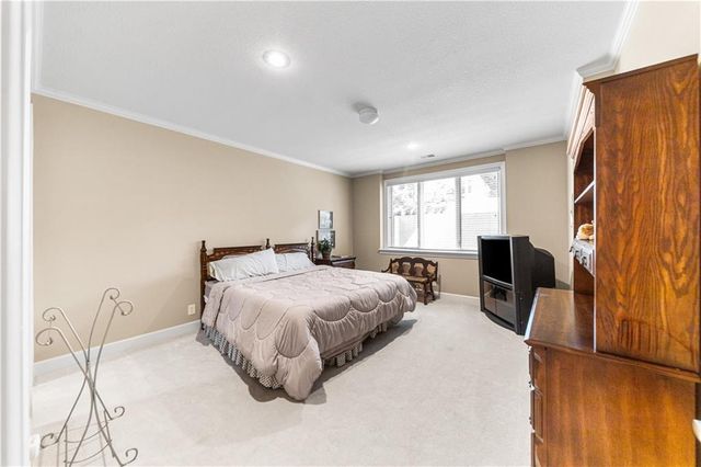 5614 W 131st Terrace, Leawood, KS 66209