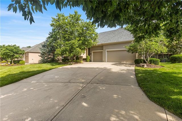 5614 W 131st Terrace, Leawood, KS 66209