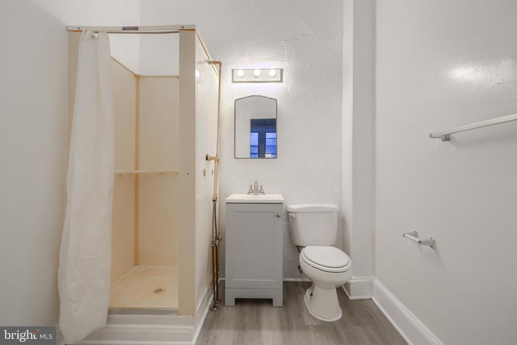 Image 9 of property listing at 2200 MARYLAND AVE, Baltimore, MD 21218