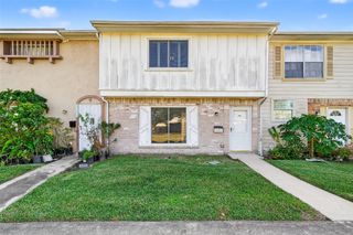 8462 Leawood Boulevard, Houston, TX 77072