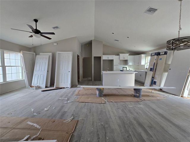 2 OAK TRAIL, Ocala, FL 34472