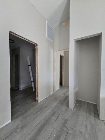 2 OAK TRAIL, Ocala, FL 34472