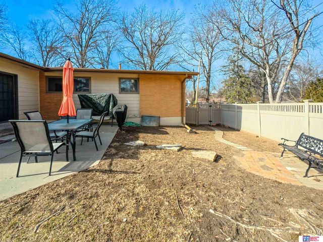 1130 Colony Lane, Lincoln, NE 68505