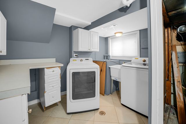 9523 S Kostner Avenue, Oak Lawn, IL 60453