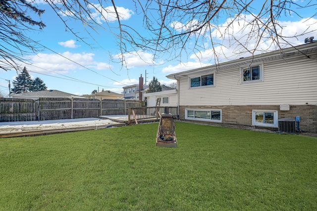 9523 S Kostner Avenue, Oak Lawn, IL 60453