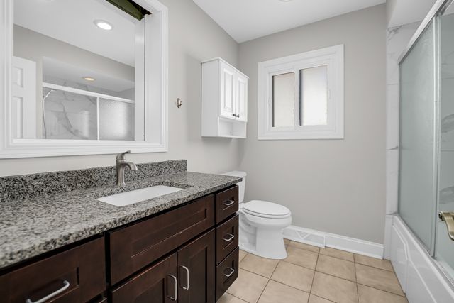 9523 S Kostner Avenue, Oak Lawn, IL 60453