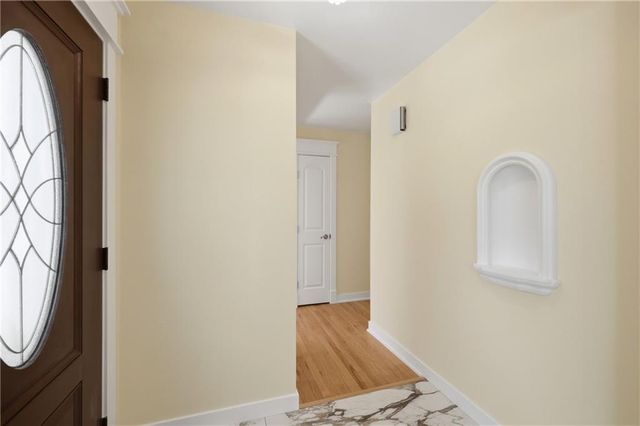 12107 Newbury Lane, Independence, MO 64052