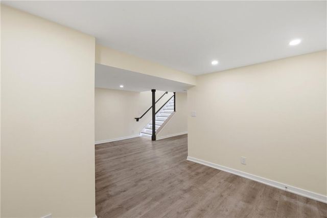 12107 Newbury Lane, Independence, MO 64052