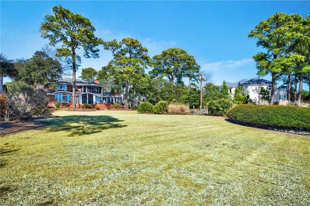 2001 English Cedar CIR, Virginia Beach, VA 23451