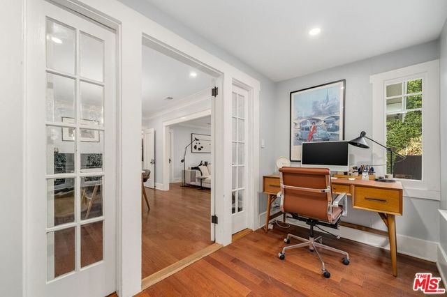 7030 De Longpre Avenue, Los Angeles, CA 90028