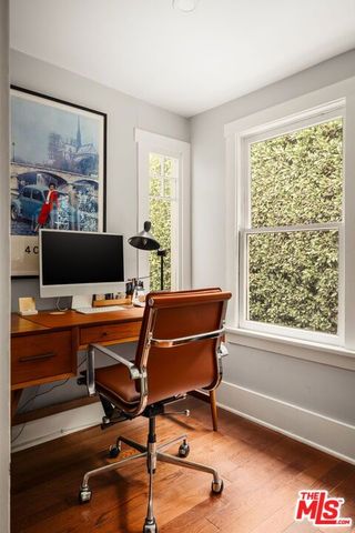 7030 De Longpre Avenue, Los Angeles, CA 90028