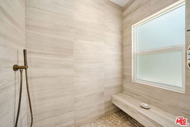 7030 De Longpre Avenue, Los Angeles, CA 90028