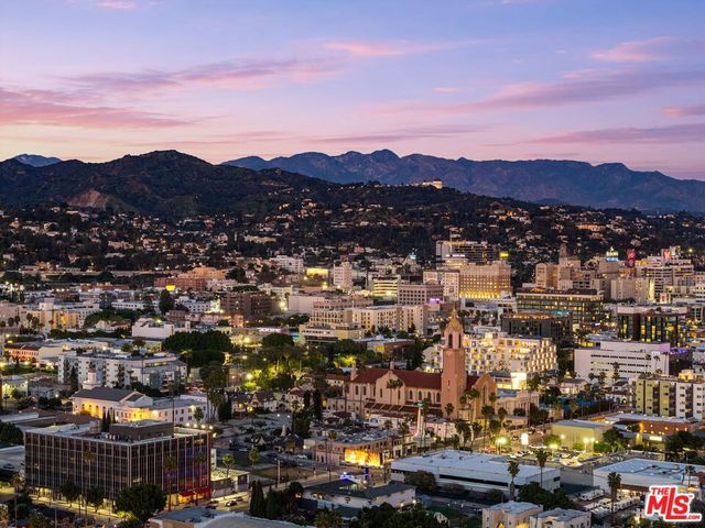 7030 De Longpre Avenue, Los Angeles, CA 90028