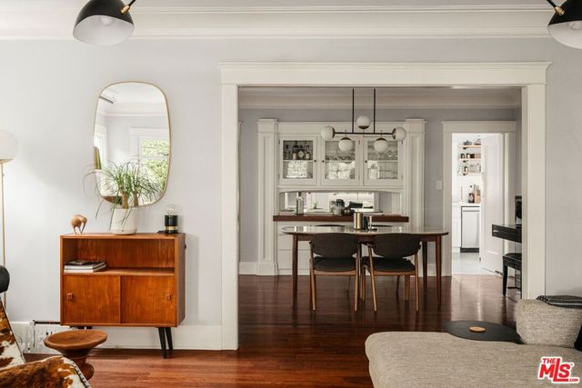 7030 De Longpre Avenue, Los Angeles, CA 90028