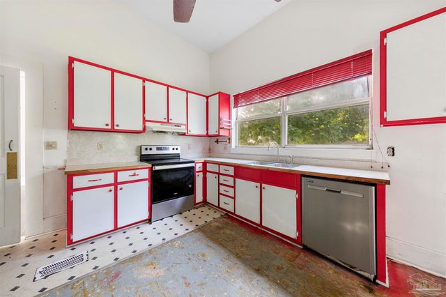 5108 Escambia St, Milton, FL 32570