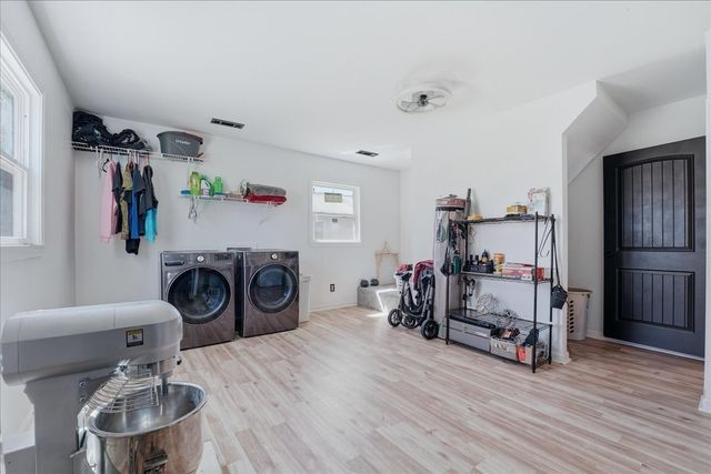 908 Smith Ave, Lawrenceburg, TN 38464
