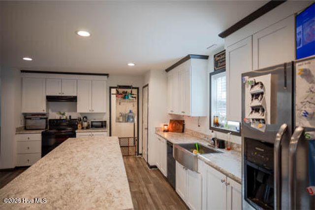 800 Wildwood Circle, Hampstead, NC 28443