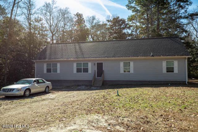 800 Wildwood Circle, Hampstead, NC 28443