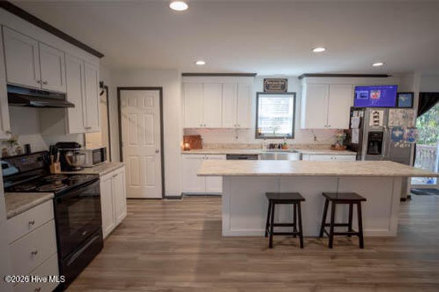 800 Wildwood Circle, Hampstead, NC 28443