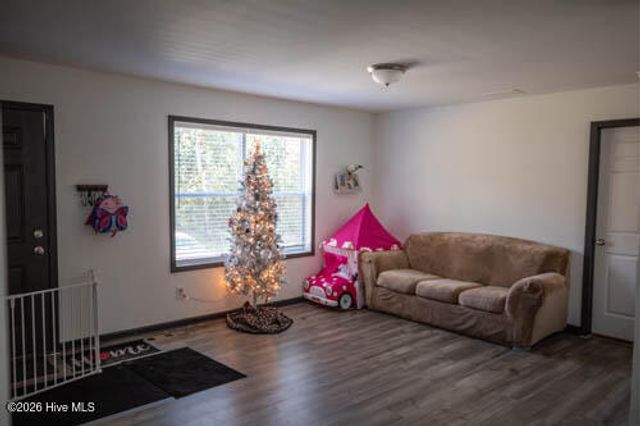 800 Wildwood Circle, Hampstead, NC 28443