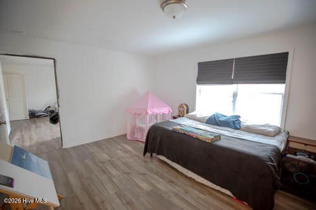 800 Wildwood Circle, Hampstead, NC 28443