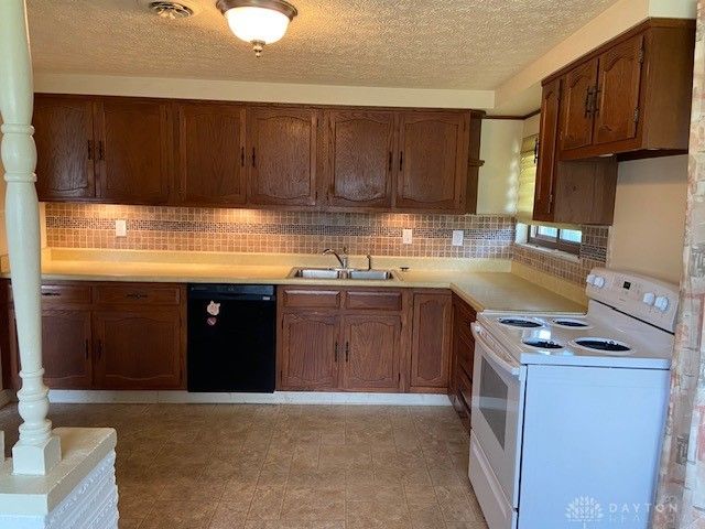1673 W Stroop Road, Kettering, OH 45439