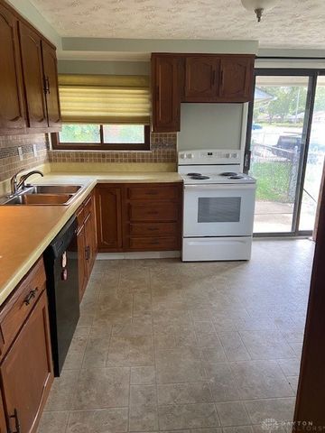 1673 W Stroop Road, Kettering, OH 45439
