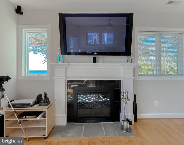 15370 HOLLY DR, Scotland, MD 20687