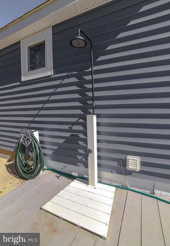 15370 HOLLY DR, Scotland, MD 20687