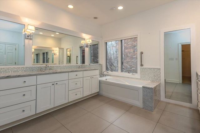 9255 DOGWOOD RD, Germantown, TN 38139