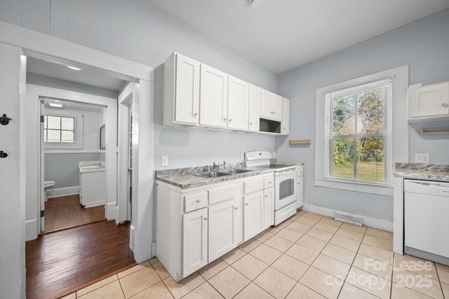 813 E 35th Street, Charlotte, NC 28205